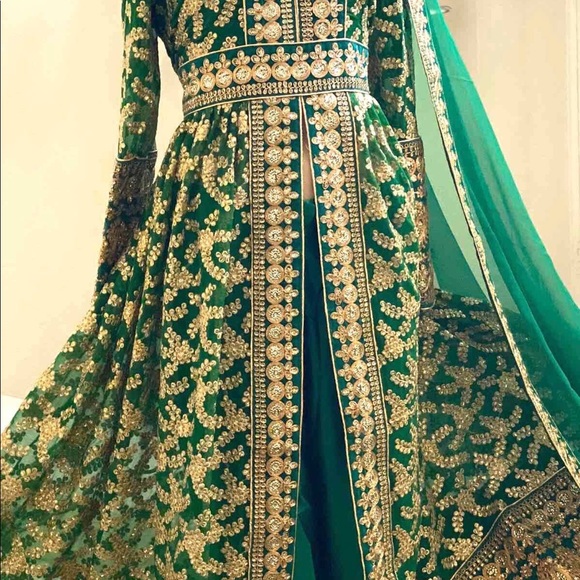 Dress - Picture 4 of 8